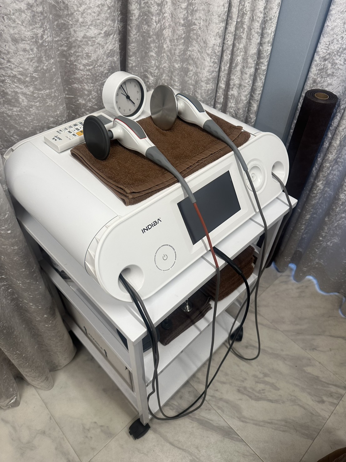 サロンで使用しているINDIBA ER200